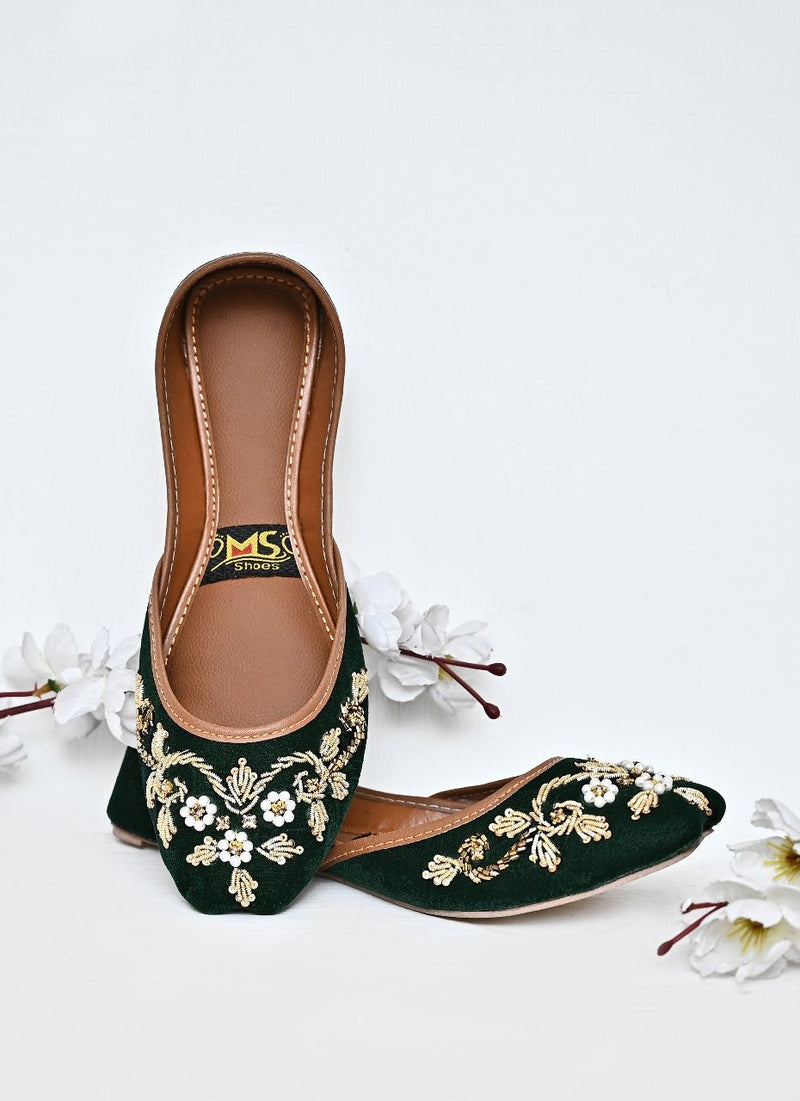 Shaan-e Khussa - Ms attires