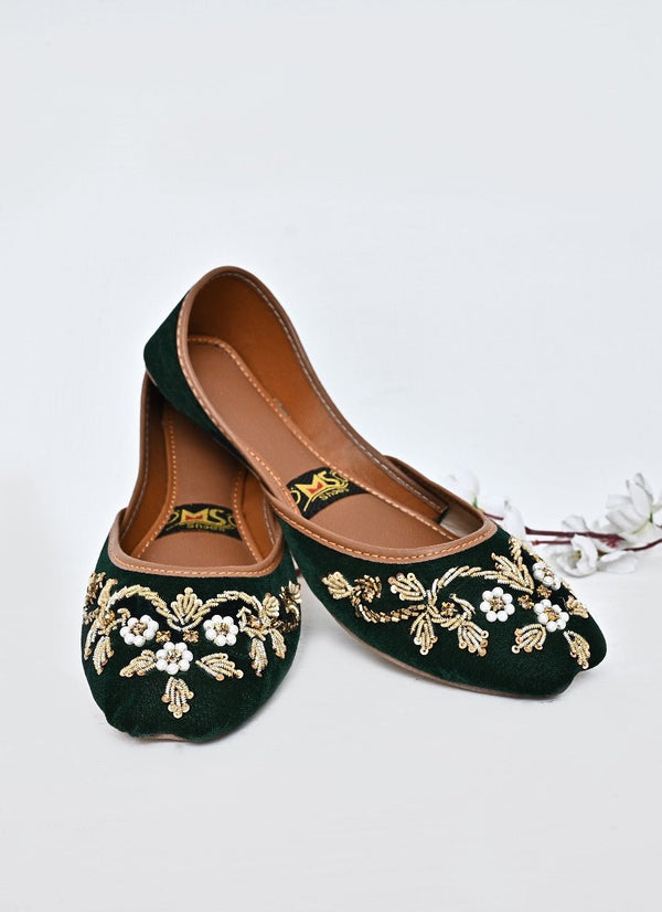 Shaan-e Khussa - Ms attires