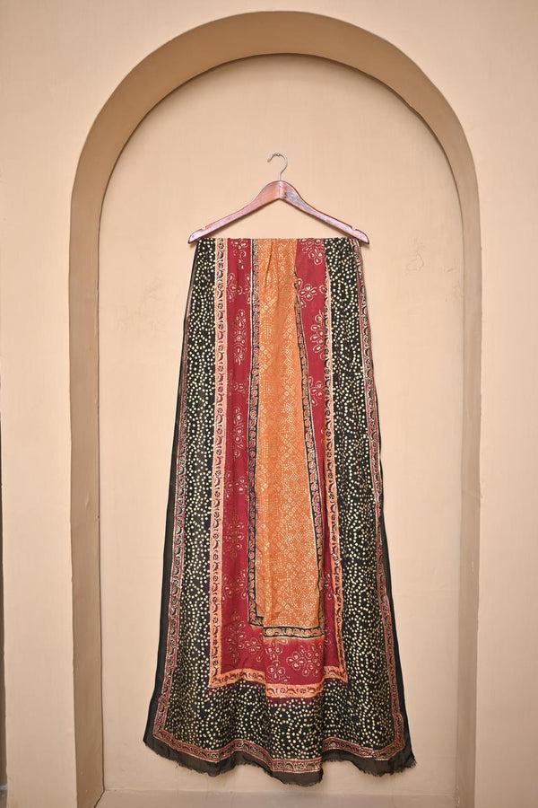 Zar-e-Chunri - Ms attires