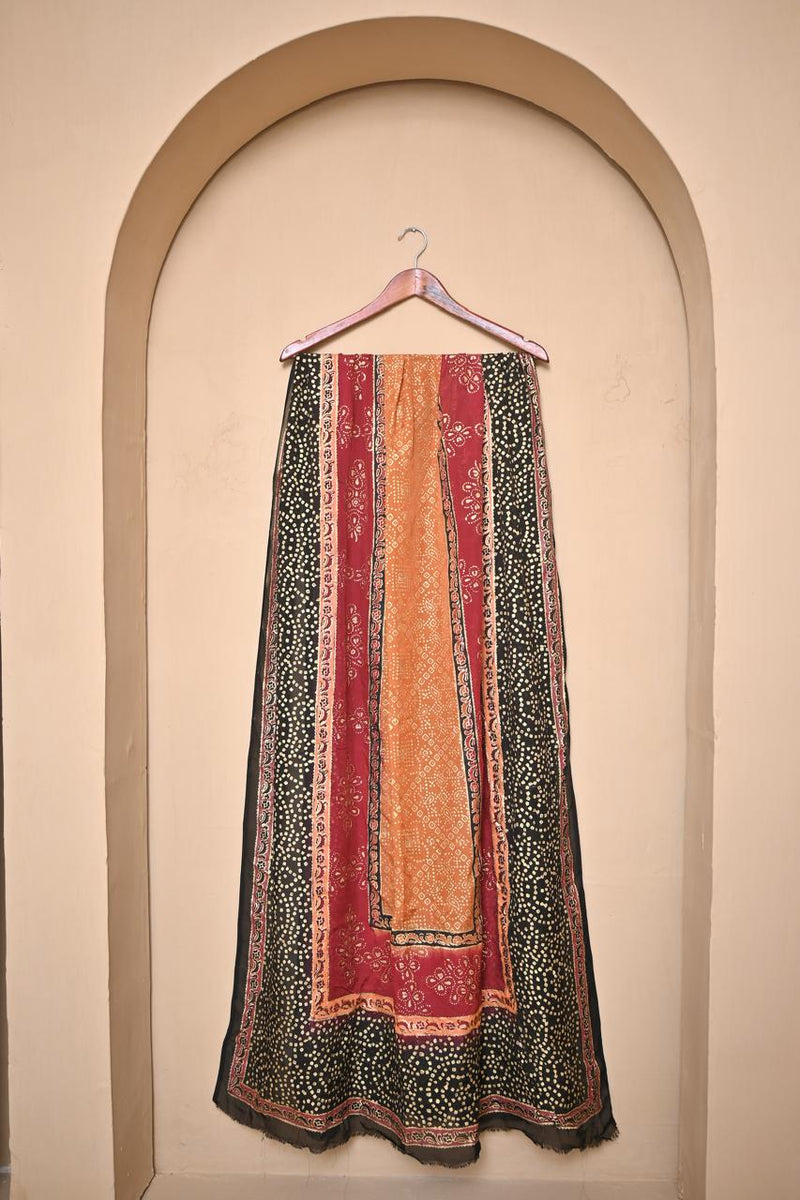 Zar-e-Chunri - Ms attires