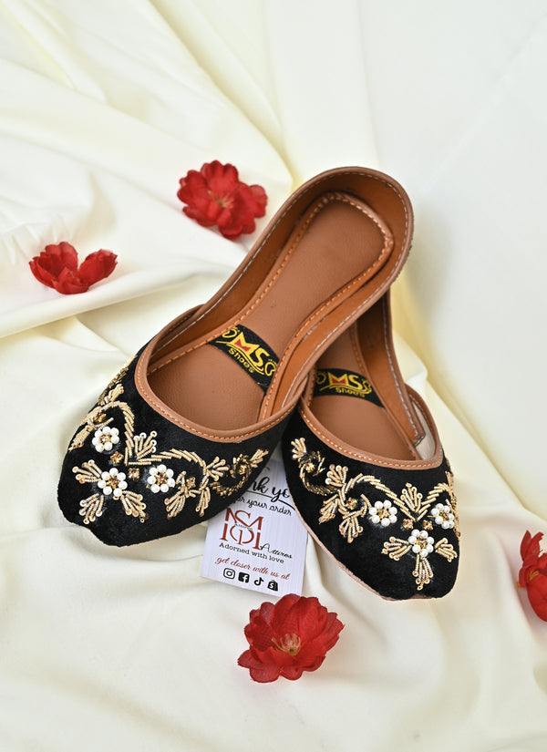 Royal Khussa - Ms attires
