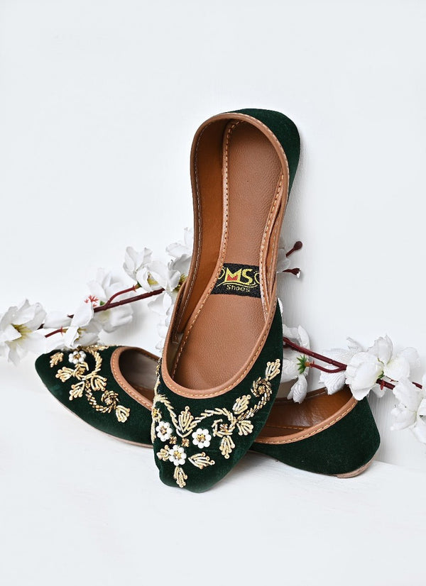 Shaan-e Khussa - Ms attires